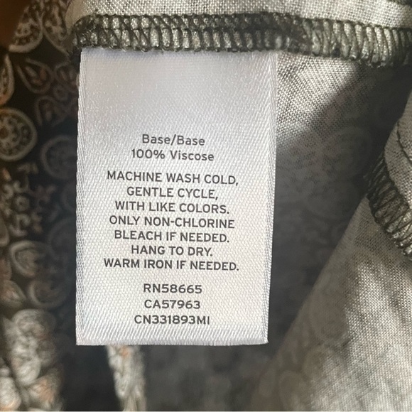 Caslon Short Romper. Pre-Owned. - Picture 5 of 5